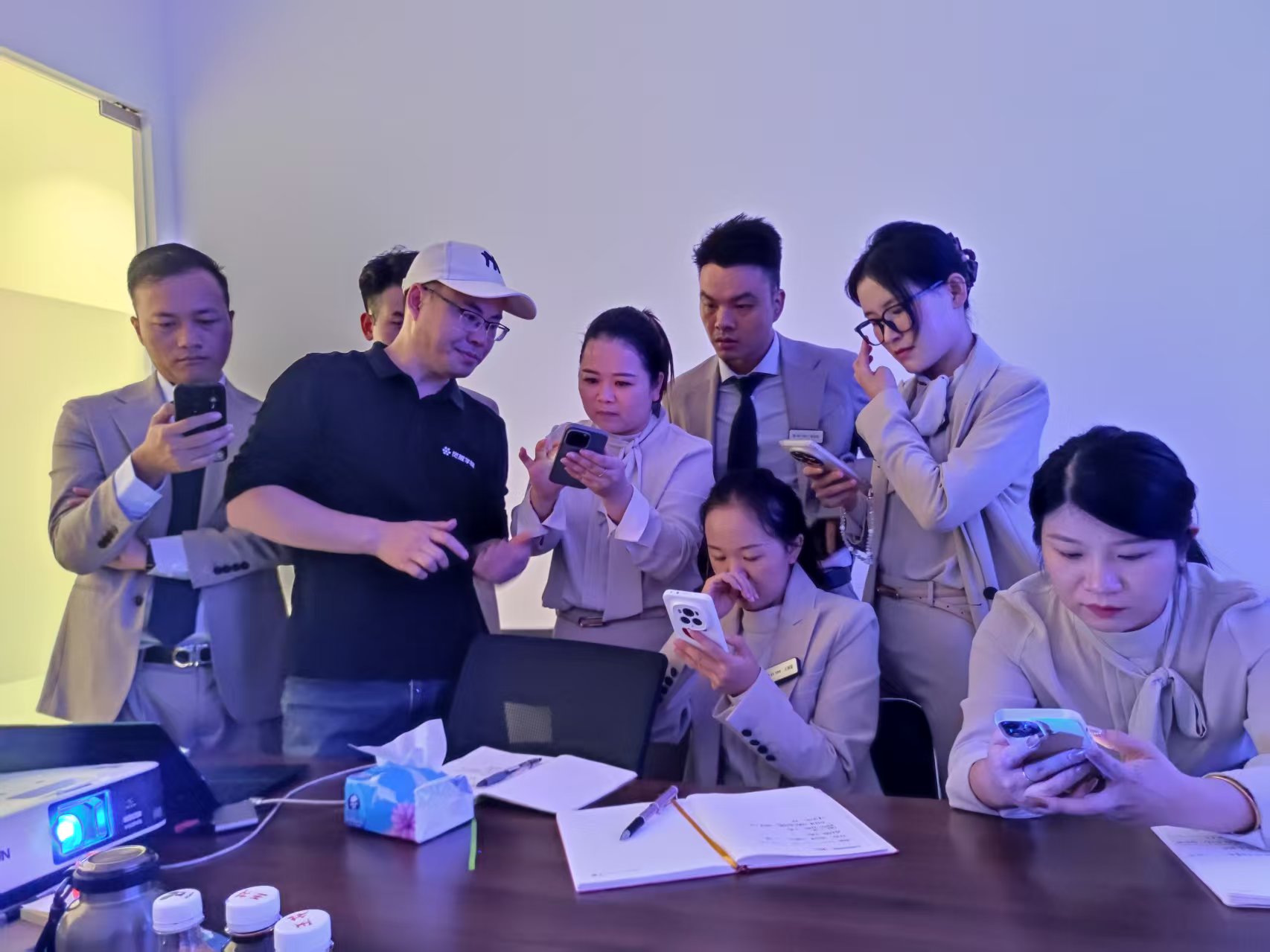 星河集团 东悦府项目 AI智能体&短视频拍剪&直播线下培训课圆满举行