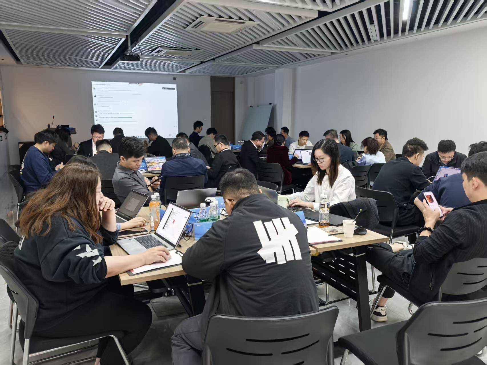 星河集团房地产AI智能体实操课圆满结束