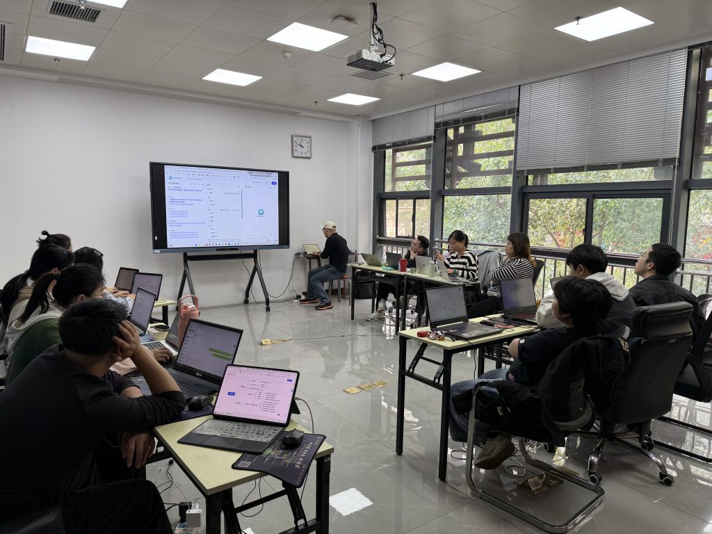 城安房地产AI实战训练营顺利开营